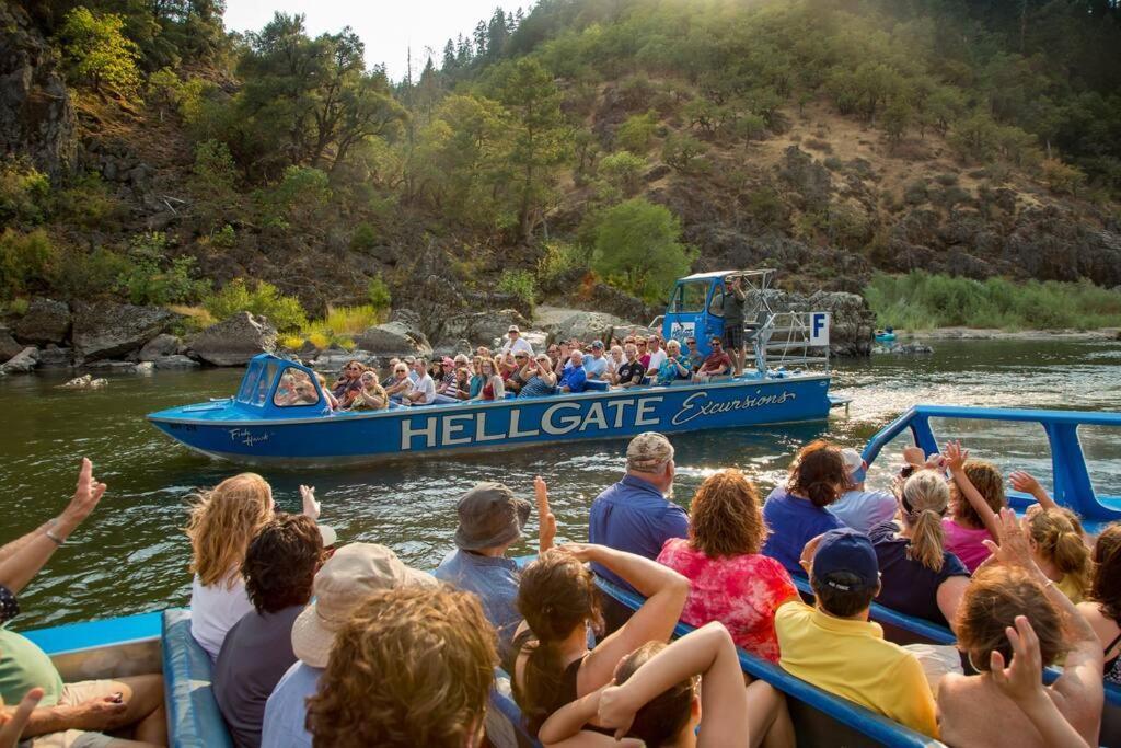 Cedar Mountain Suite D Grants Pass Zewnętrze zdjęcie