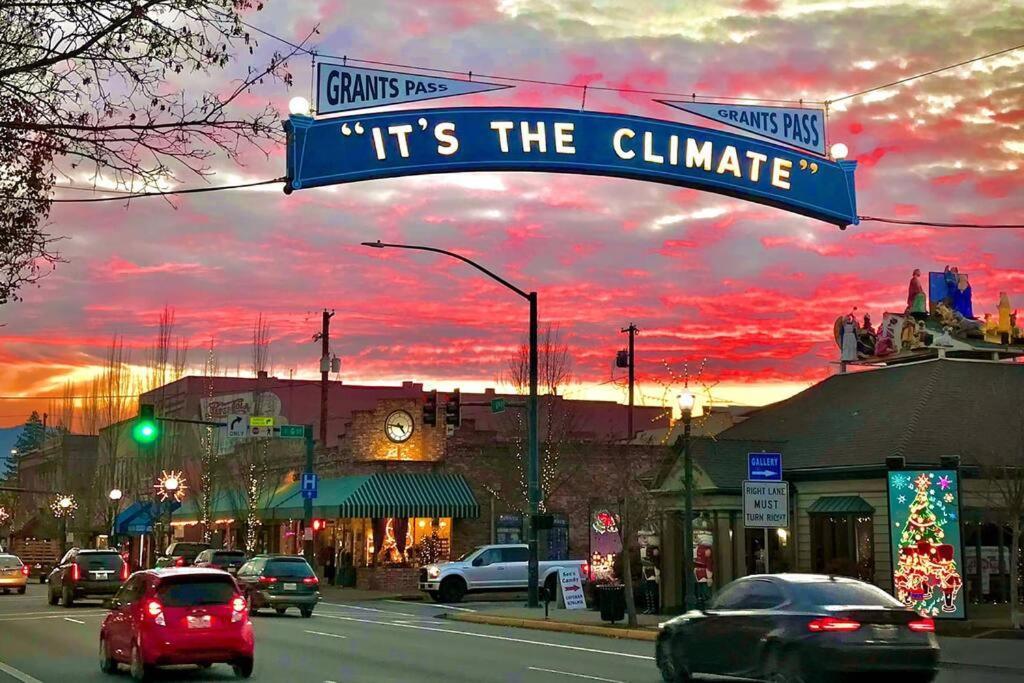 Cedar Mountain Suite D Grants Pass Zewnętrze zdjęcie